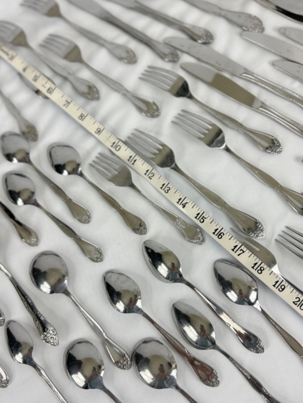 Vintage Carlton CAS4 Stainless Steel Flatware w Serving Pieces 43 pc Lot Japan - Picture 13 of 16